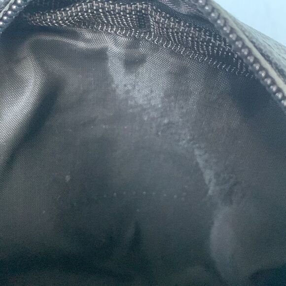 Small Tumi zip top - Picture 8 of 10